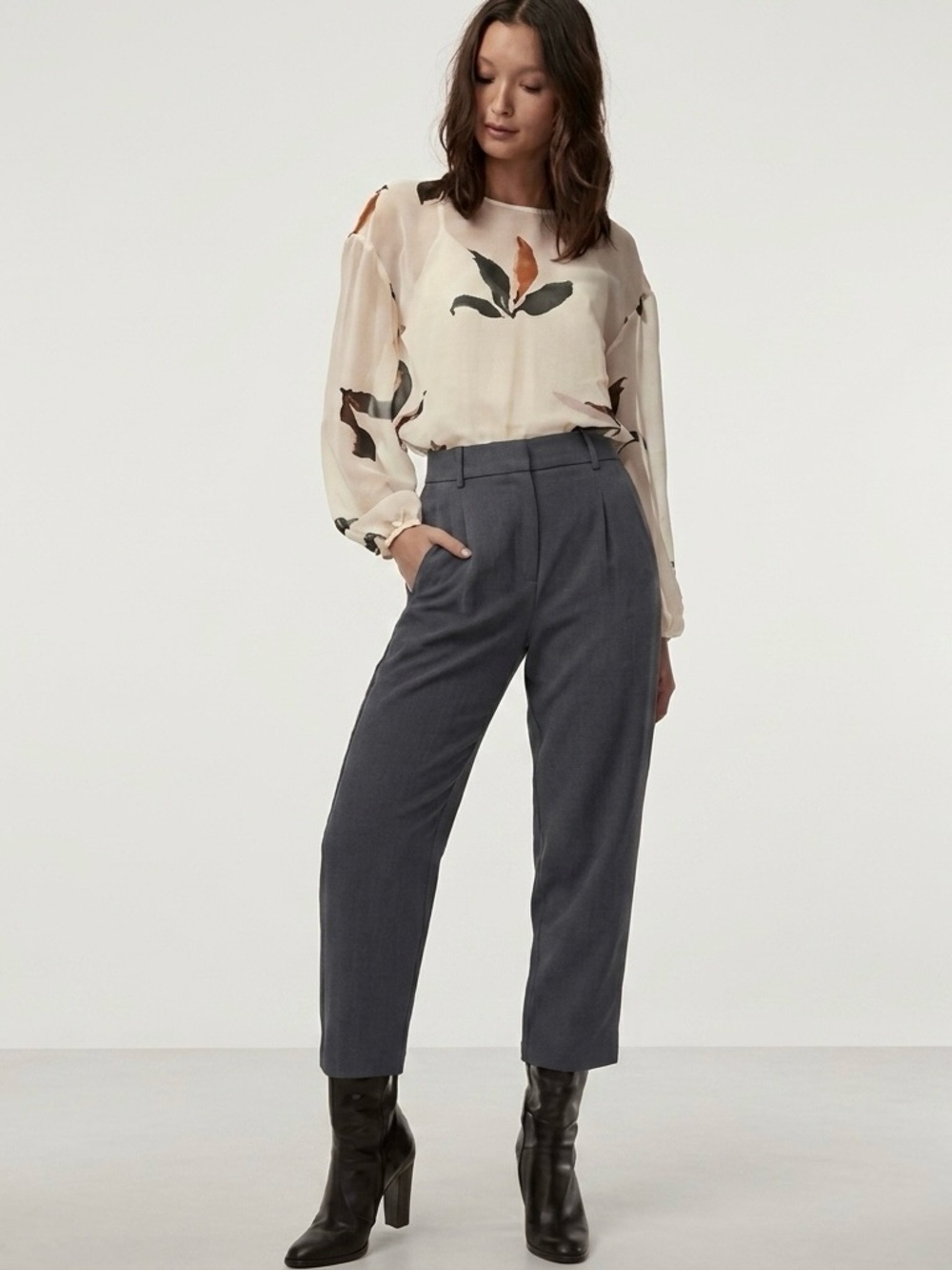 Wilfred Aritzia Cropped Tailored Ankle Pants Size 10 Gray Slim Career Fall Chic